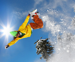 Ski- und Snowboard-Versicherung im Winterurlaub